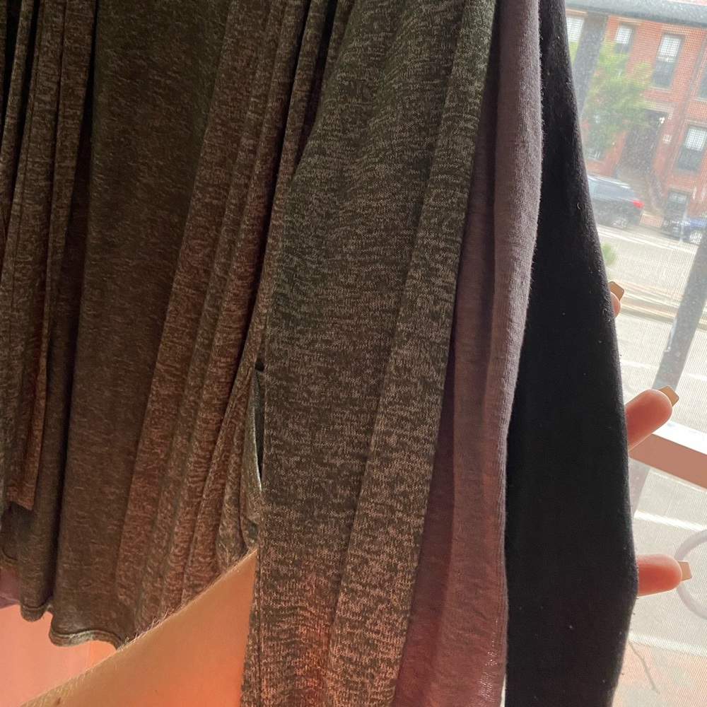 BUNDLE: Assorted Cardigans - Picture 4 of 4